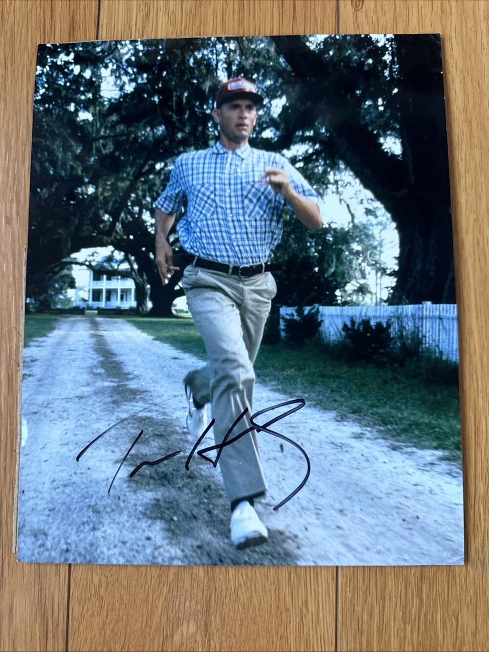 TOM HANKS Signed Forest Gump Running Across The US APPROX. 8" x 10" Color PHOTO